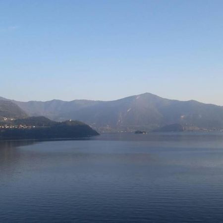 Appartamento Sul Lago D'Iseo Tavernola Bergamasca Buitenkant foto