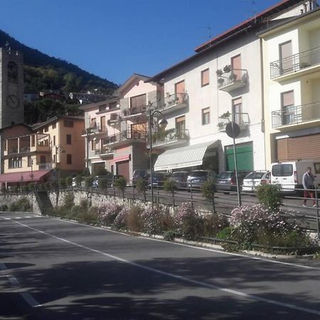 Appartamento Sul Lago D'Iseo Tavernola Bergamasca Buitenkant foto